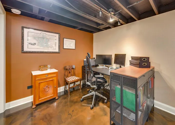 Close To Wrigley Field, The & Downtown Apartment Chicago