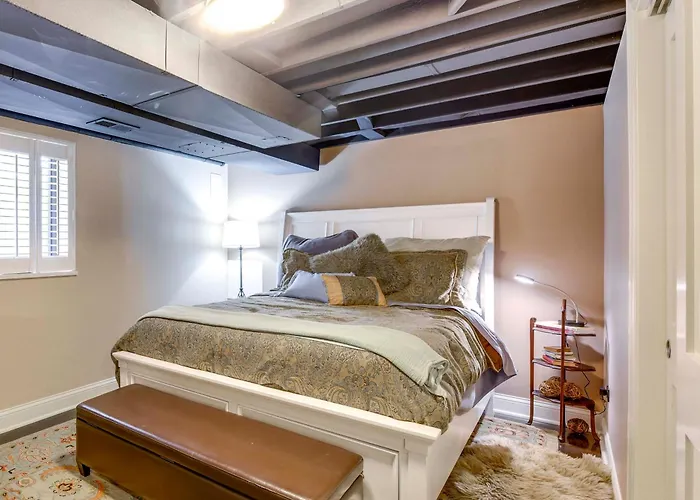 Apartment Close To Wrigley Field, The & Downtown